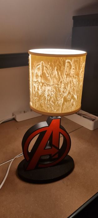 Candeeiro dos Avengers Marvel