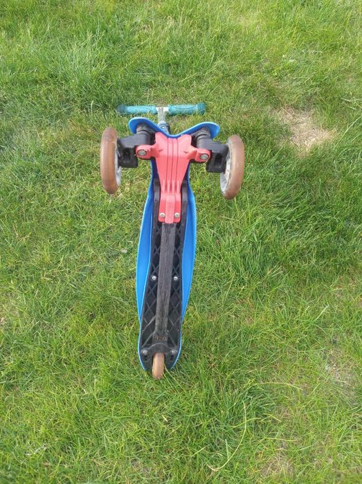 hulajnoga balansowa niebieska