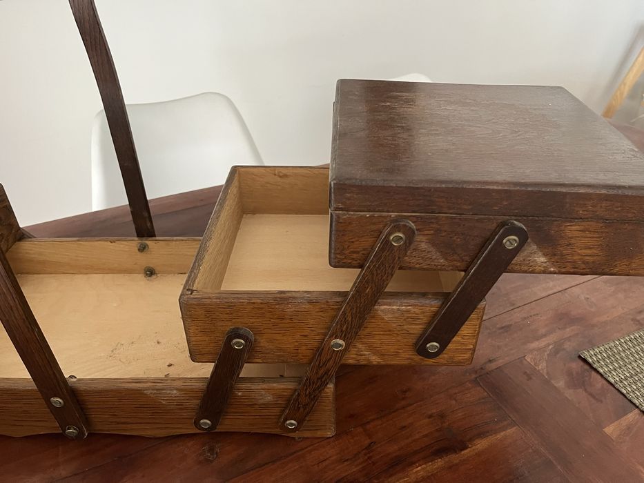 Caixa madeira com arrumacao