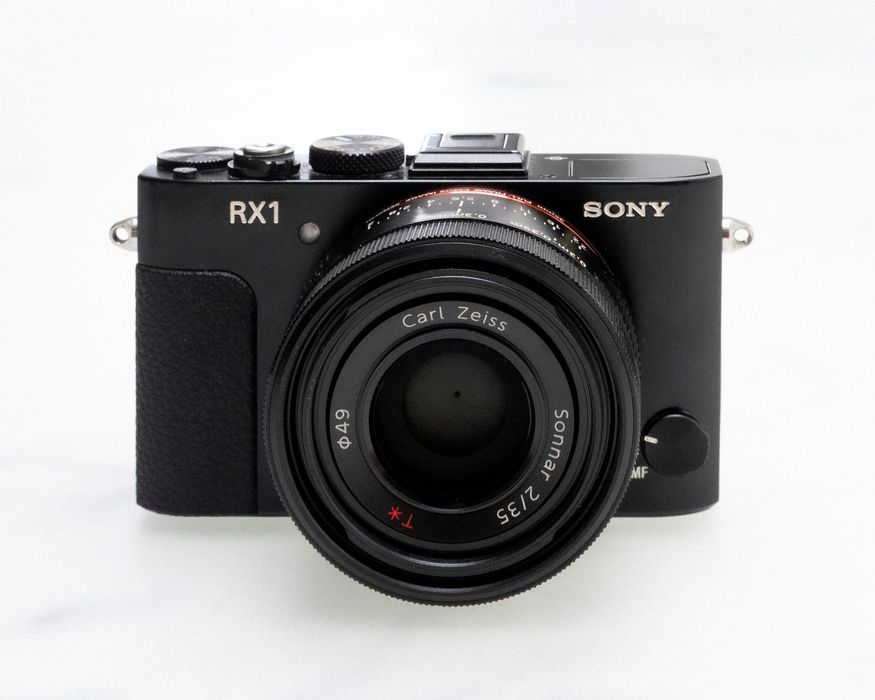 Sony RX1 (DSC-RX1) – pełna klatka 24 Mpix, Zeiss Sonnar T* 35 mm f/2