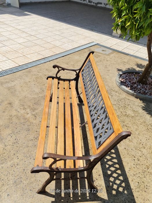Vende-se banco de jardim