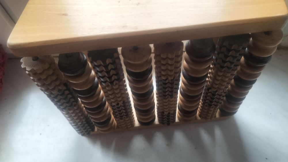 Masażer do stóp drewniany