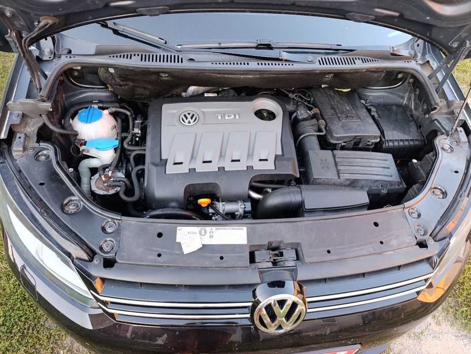 Продам Volkswagen Touran 2011 року