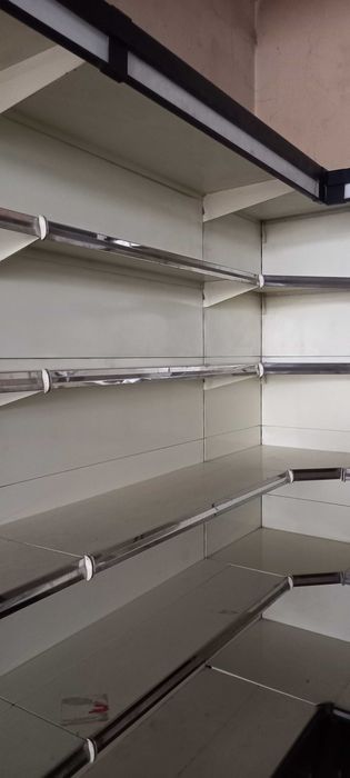 Estantes metálicas- mini mercado