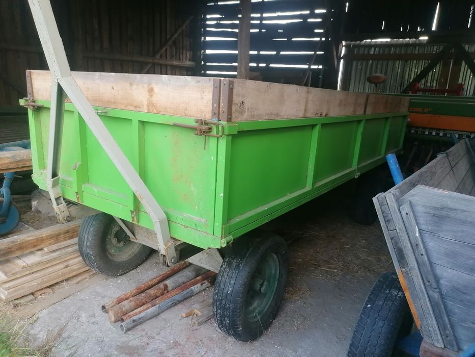 opony z felgami John Deere 380/85 R28 sprzedam przyczepkę