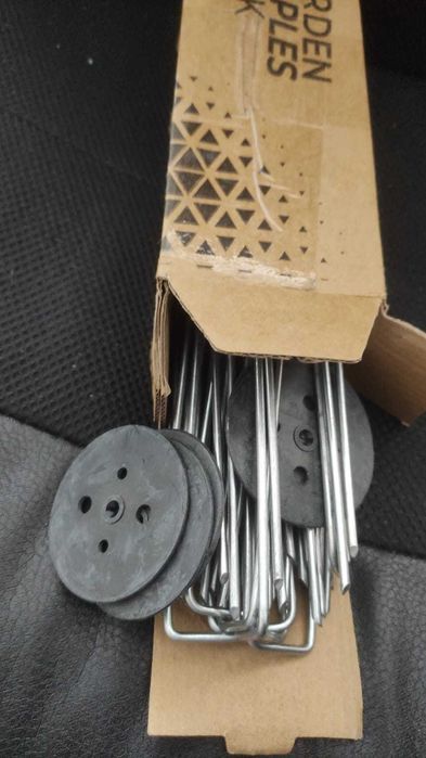 Grampos relva artificial 50 unidades. + 8 arruelas