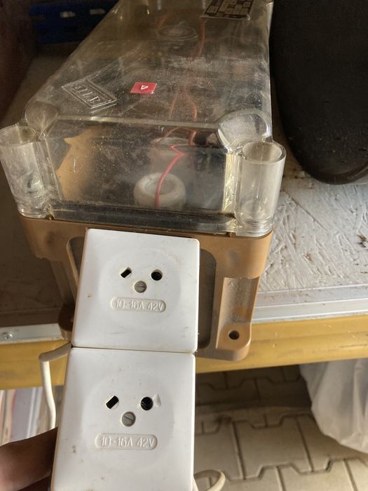 Transformator, Zasilacz z 220 na 24v