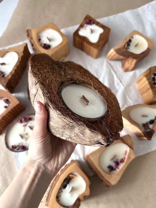 Свічки у половинці кокоса, свічки у цілому кокосі.