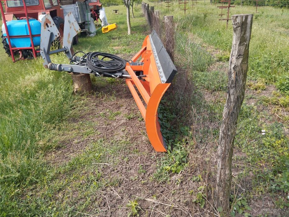 Відвал снігоприбиральний до МТЗ 1523