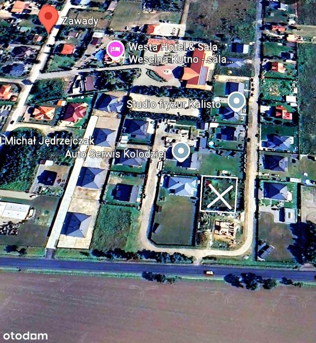 Działka budowlana z ogrodzeniem, blisko miasta