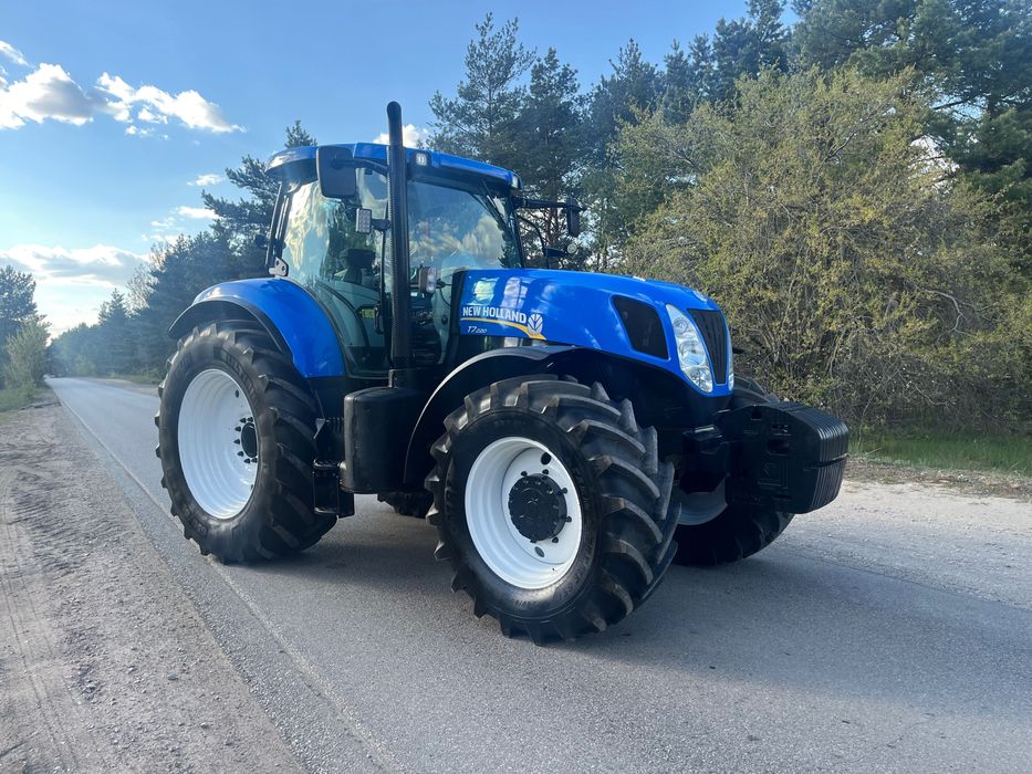 New Holland T7220