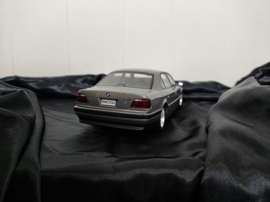 BMW E38 Otto 1:18