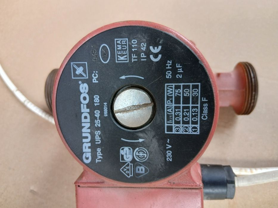 Pompa grundfos typ ups 25-40  180