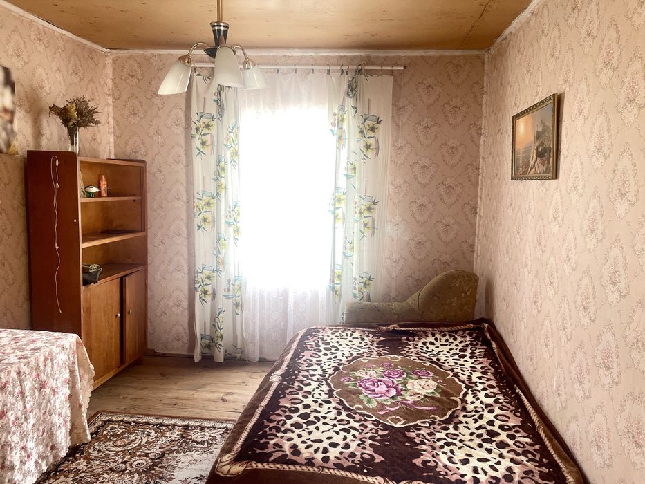 Дача біля лісу, Камʼяна Гора