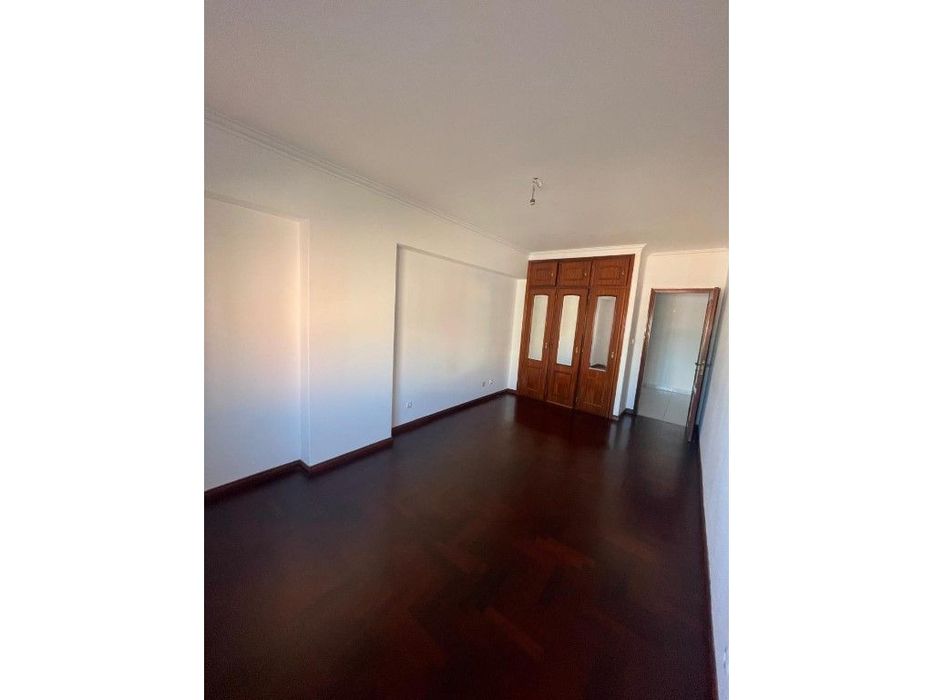 Apartamento espaçoso para arrendamento em São Marcos - Avenida do B...