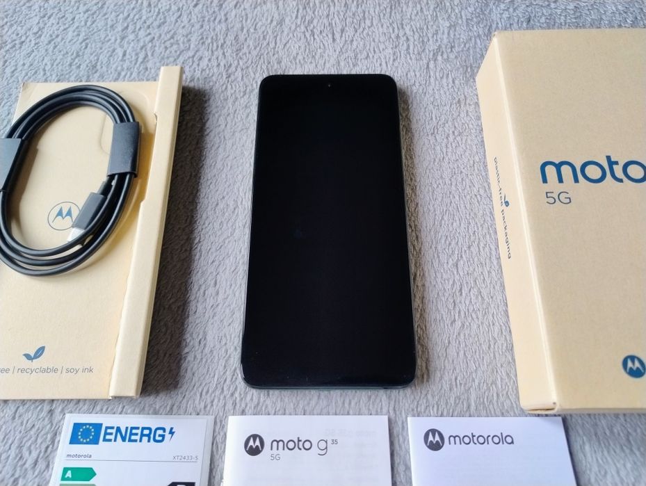 Motorola Moto G35 5G 8/128 GB - kolor Leaf Green - jak nowa - zestaw
