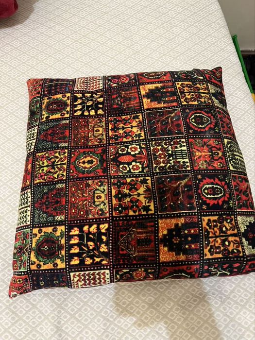 Almofada de estilo oriental, persa, paquistanesa.