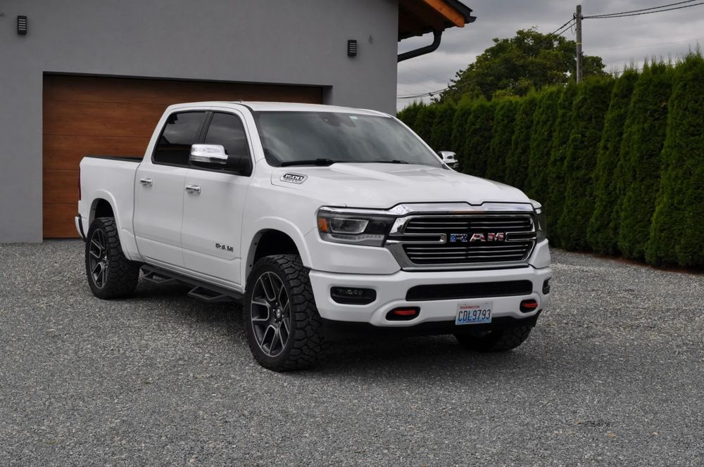 RAM 1500 Crew Cab LARAMIE – 5.7 V8 HEMI 4x4 Zarejestrowany w PL