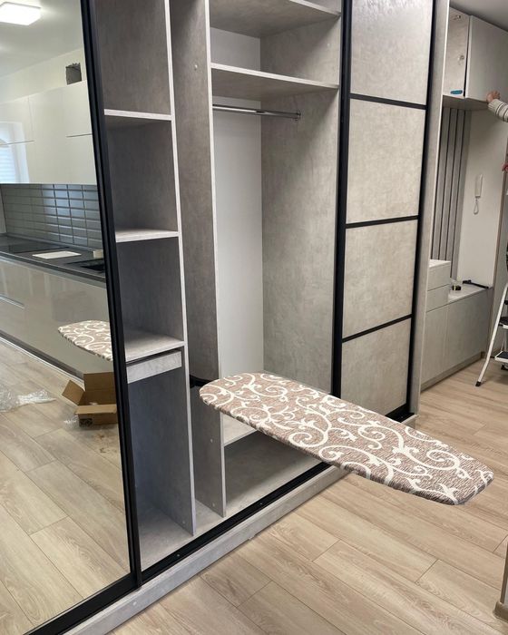 Гладильная доска настенная или в пенале