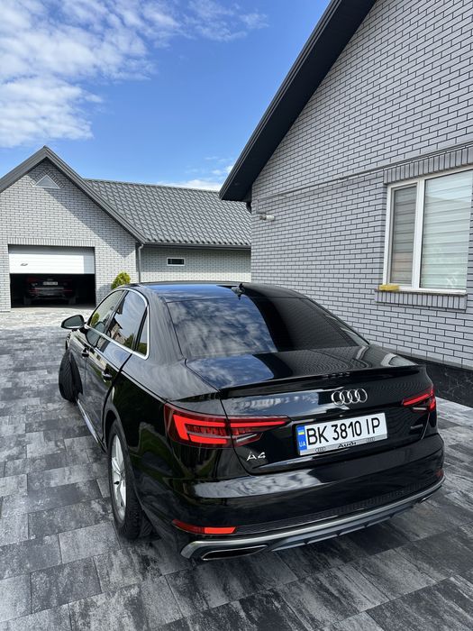 Audi a4 b9 2018 рік
