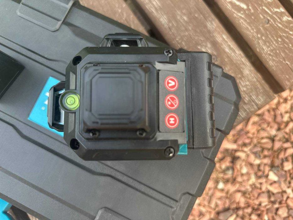 Лазерный уровень 4D 16 линий 2 АКБ Тринога Кейс Макита Makita