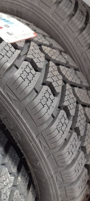 4x PETLAS FULLGRIP PT935 195/70R15C 104 R