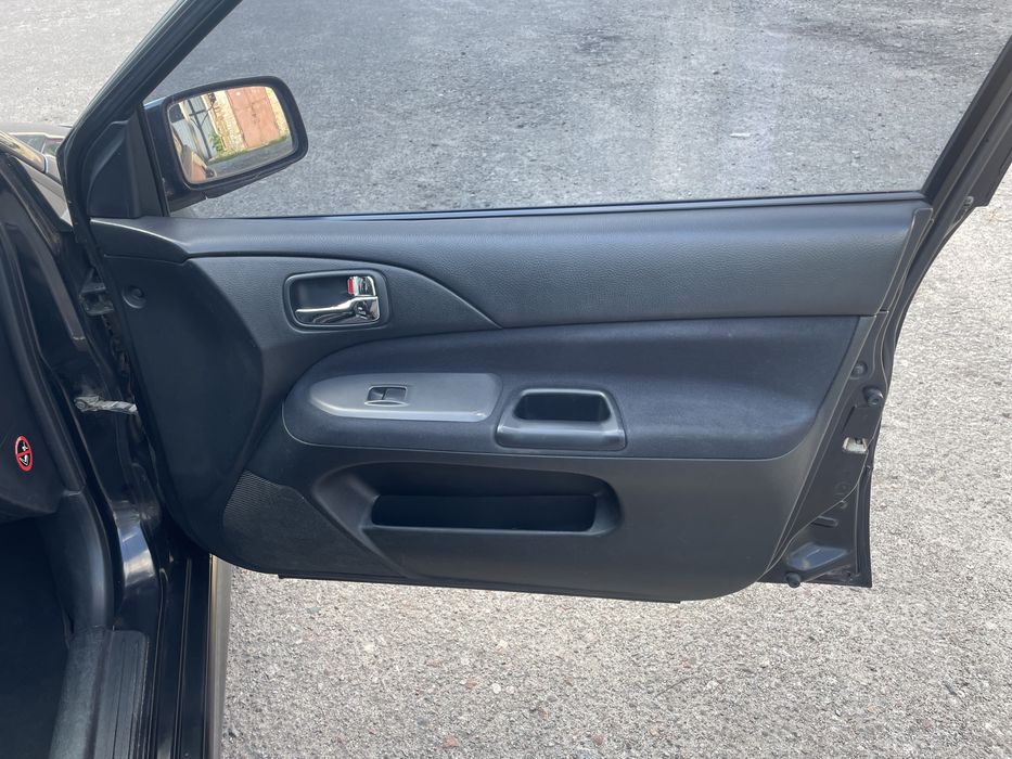 Mitsubishi Lancer 9