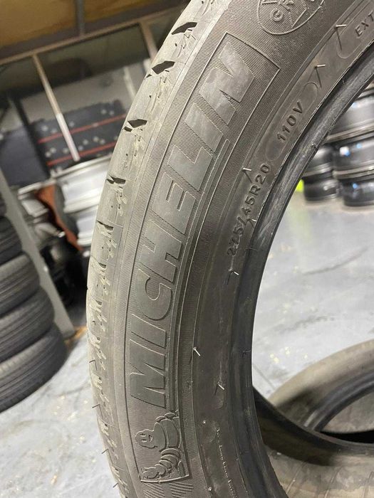 Pneus 275/45/R20