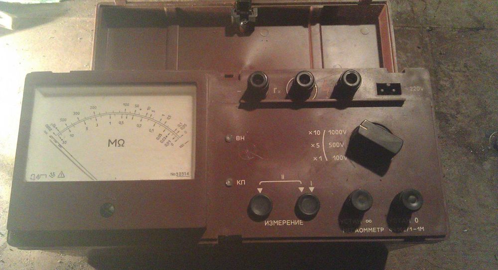 меггометр  для измерения цепи.