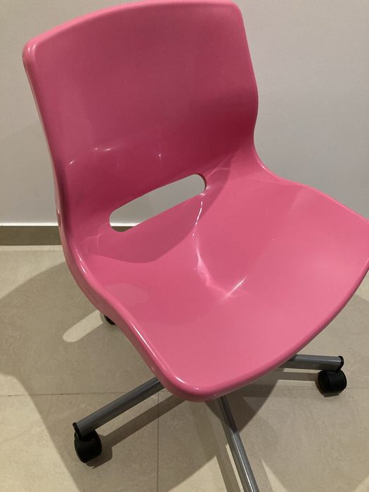 Cadeira em Plastico  IKEA