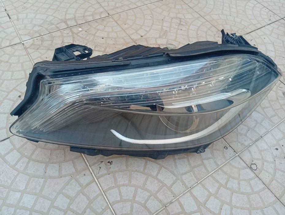 farol mercedes  w176 esquerdo