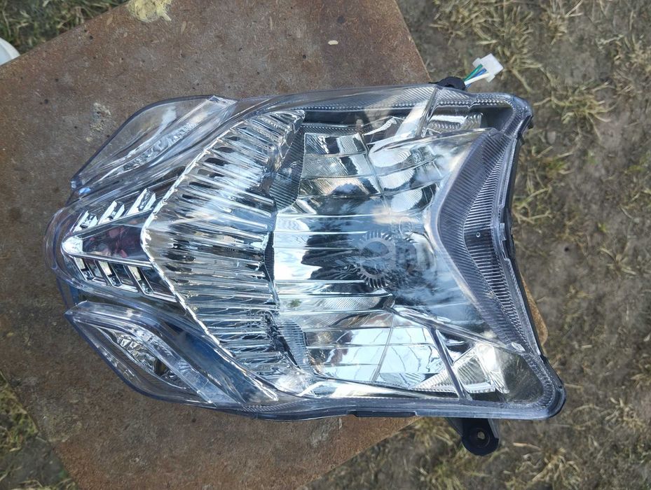 Передня фара на Spark sp200 r20