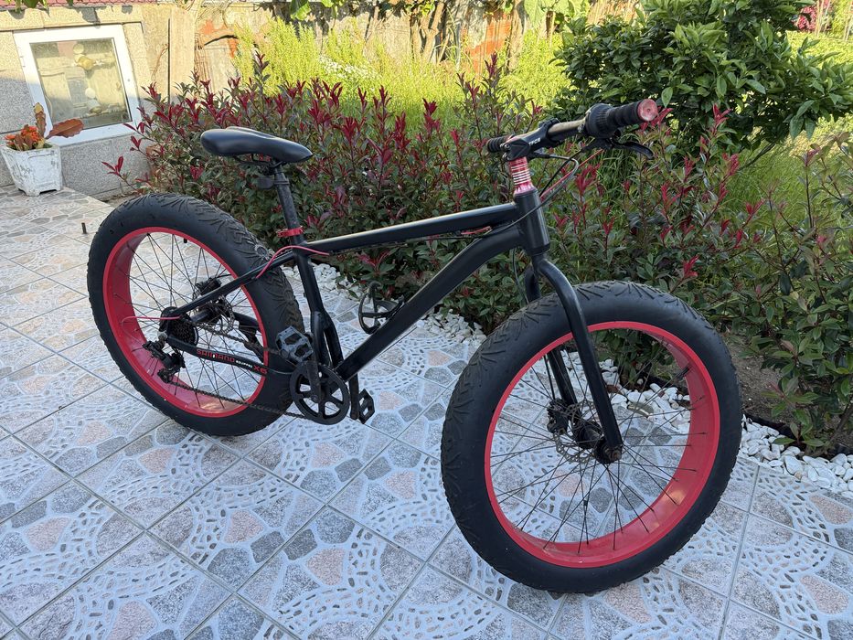 Fat Bike Shimano (Preto/Vermelho) – Ideal para Projeto de Restauro / Peças