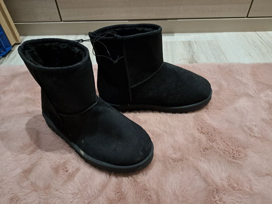 Czarne buty ocieplane rozmiar 36