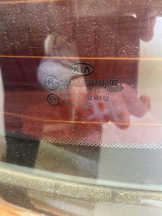 Задня ляда на KIA SORENTO
