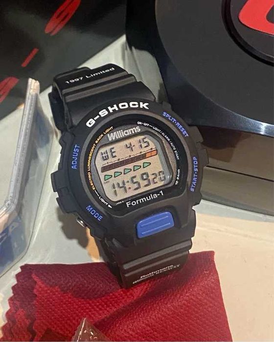 Casio G-Shock DW-6600B Williams Renault F1 Edição Limitada.