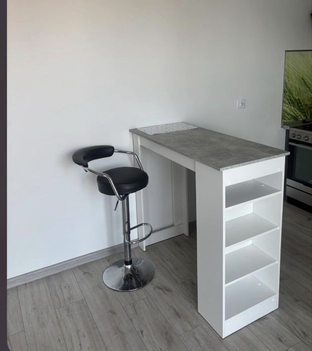 Mala wyspa/ stol barowy + 2 hokery