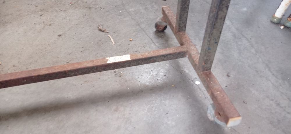 Expositor com tampo de vidro