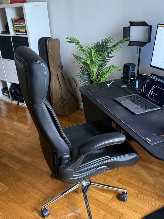Cadeira Preta Home Office / Escritório