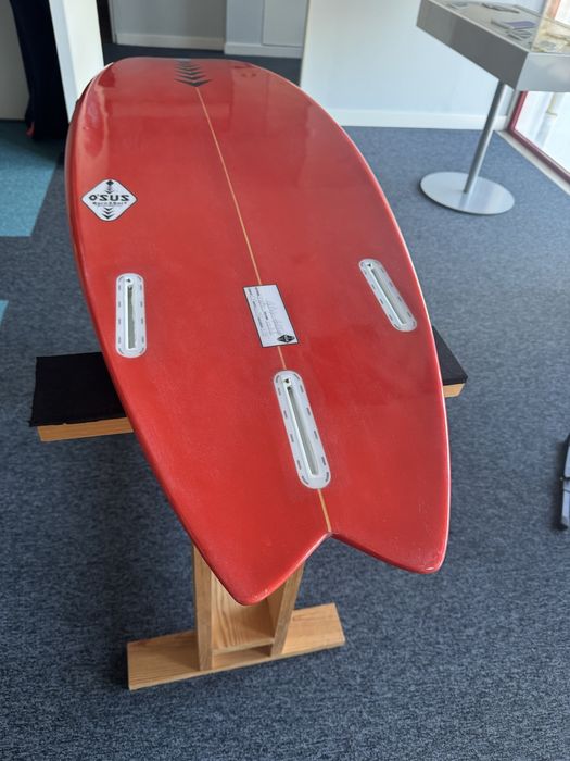 Promoção Shortboard 5’7” nova O’sus, tri fins