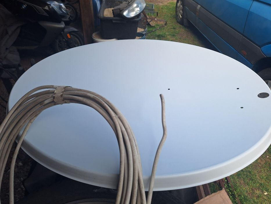 Antena satelitarna, pełen zestaw  z kablem. Nowa