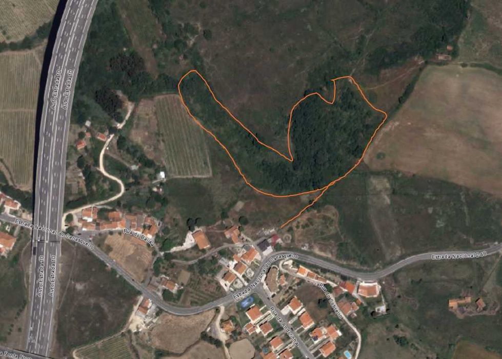 Terreno rústico com 14.200 m2 com potencial para projetos agrícolas