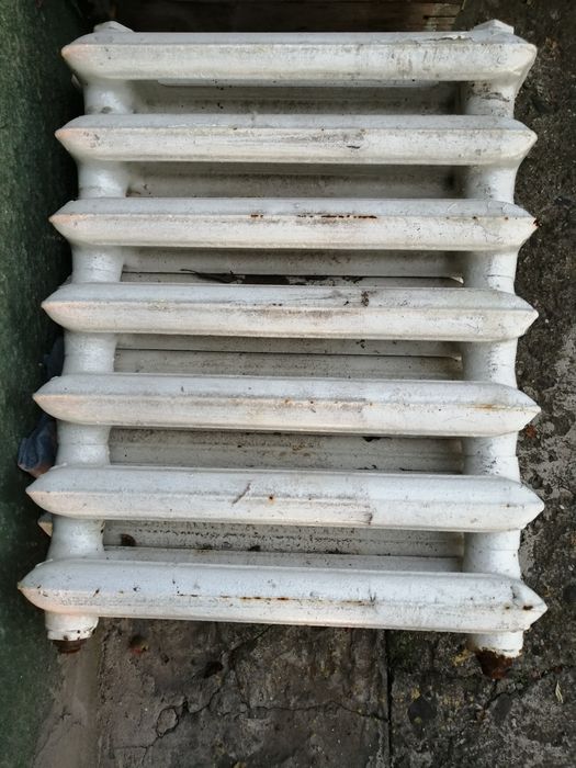 Продам Батареи чугунные