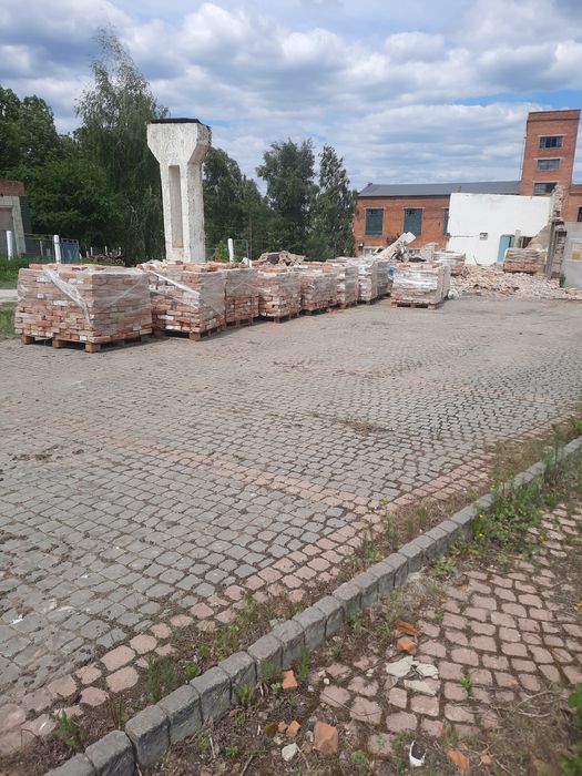 Брус / доска /  стропило / шифер / кирпич /плити дорожні