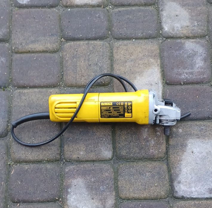 Szlifierka kątowa dewalt DWE4117