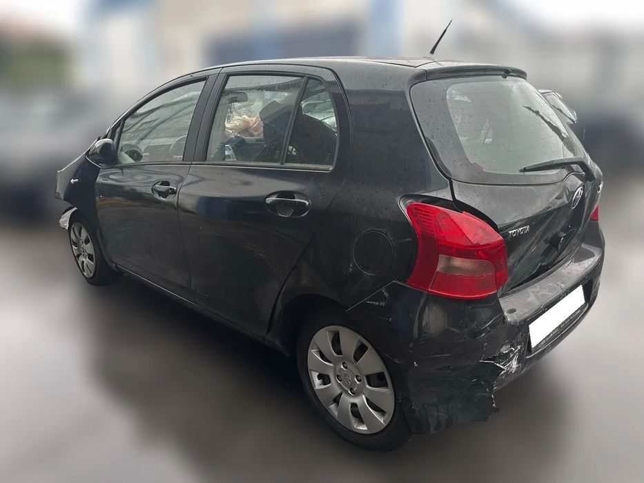 Toyota Yaris II 1.0 VVT-i de 2005 para peças