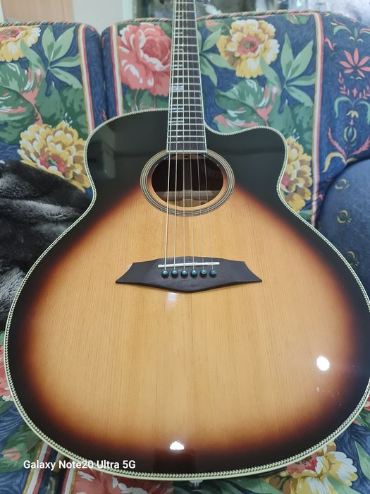 Guitarra acústica elétrica Larry Carlton
