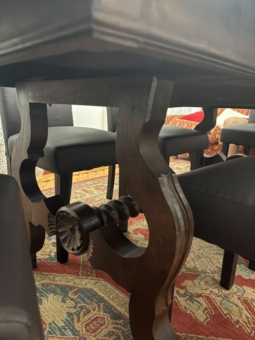 Mesa de sala (em madeira)