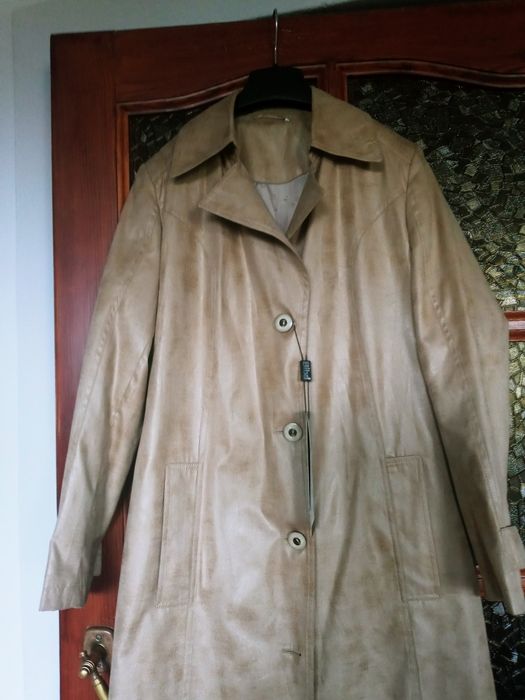 Trencz bezowy Biba prosty z metka 36