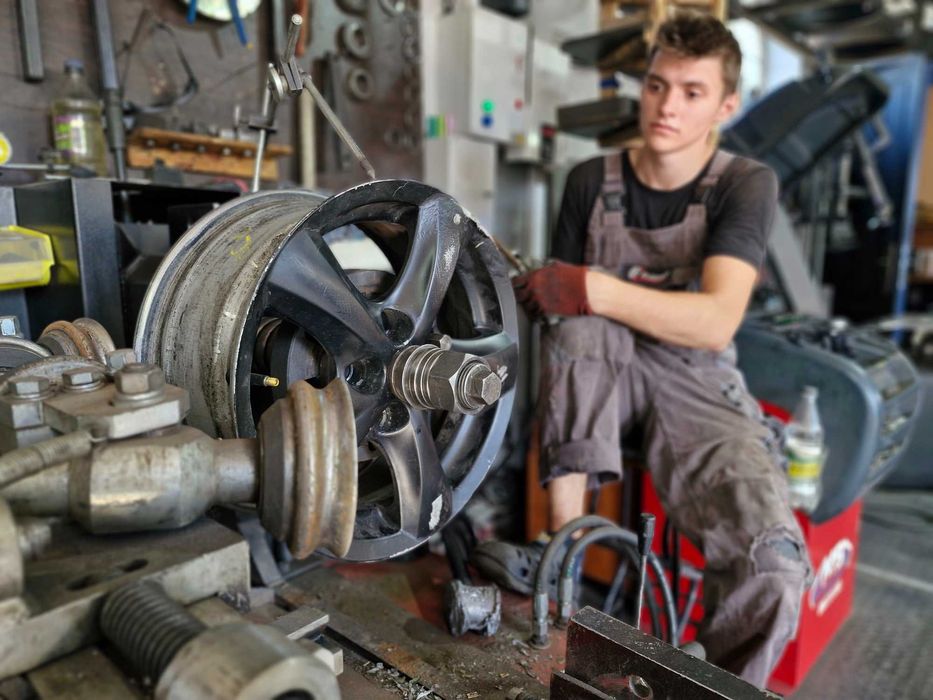 Ремонт дисков: аргон, прокатка, рихтування, фарбування, проточка.